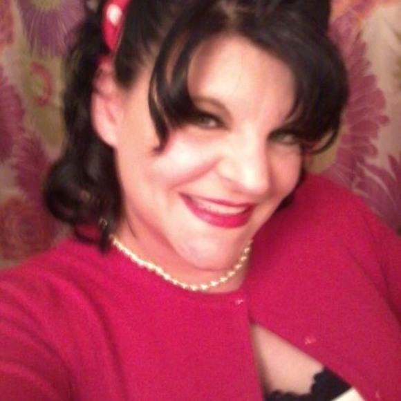 Meet your Posher, Heather - Picture 1 of 1